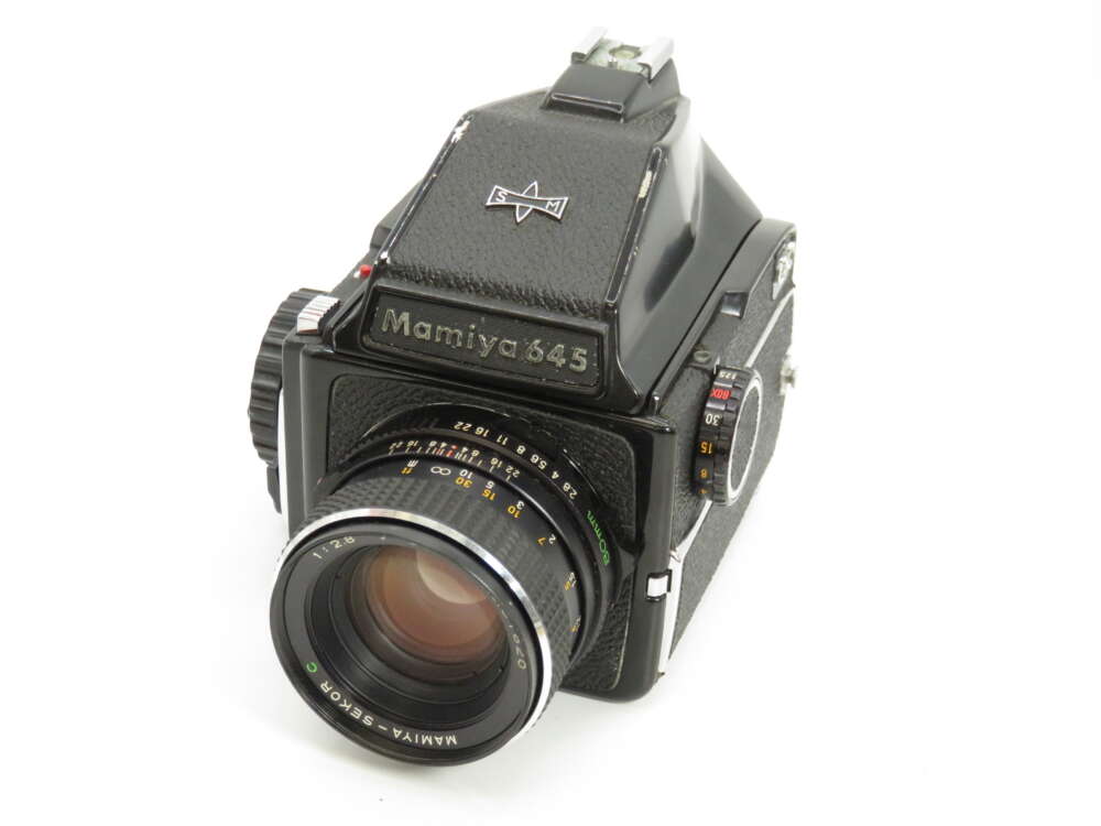 Mamiya M645 120 Medium Format Film Camera +80mm Lens + Prism